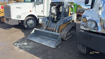 Main image John Deere 319D